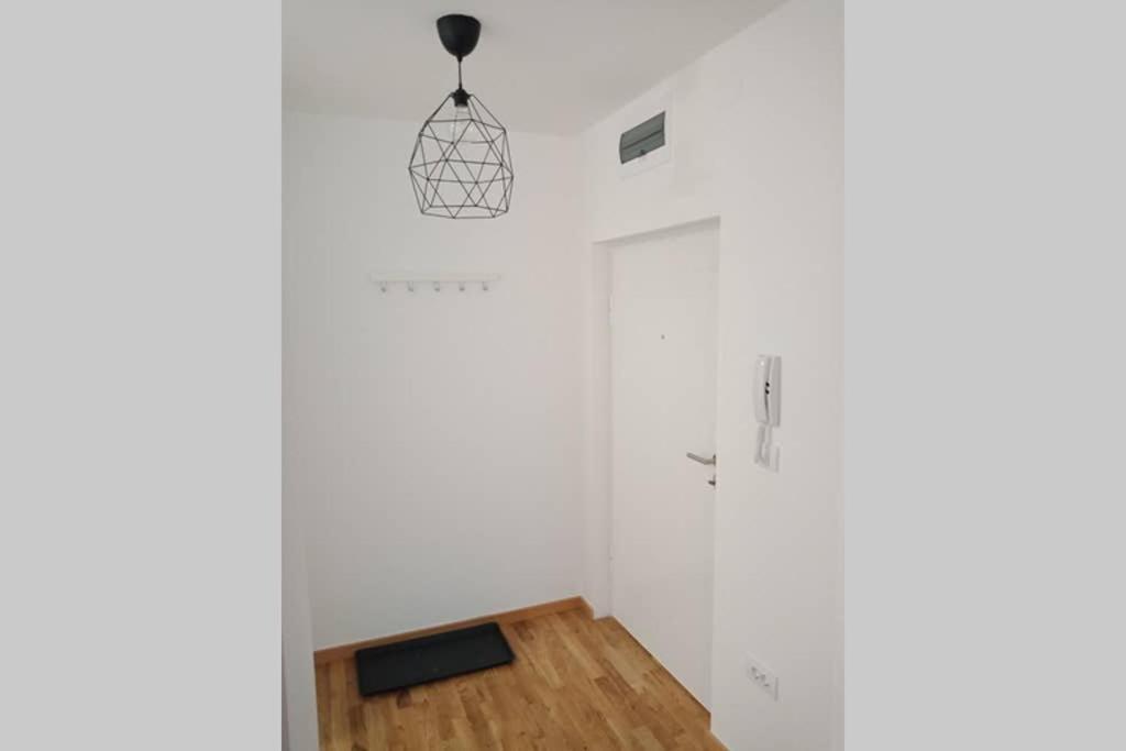 Uptown Girl Apartment Beograd Ngoại thất bức ảnh