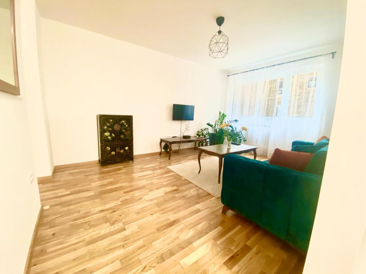 Uptown Girl Apartment Beograd Ngoại thất bức ảnh