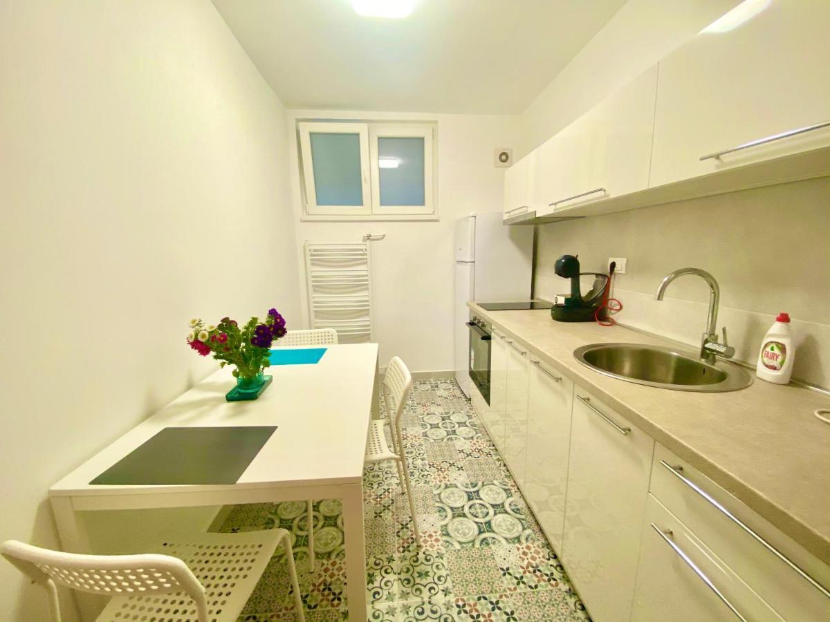 Uptown Girl Apartment Beograd Ngoại thất bức ảnh