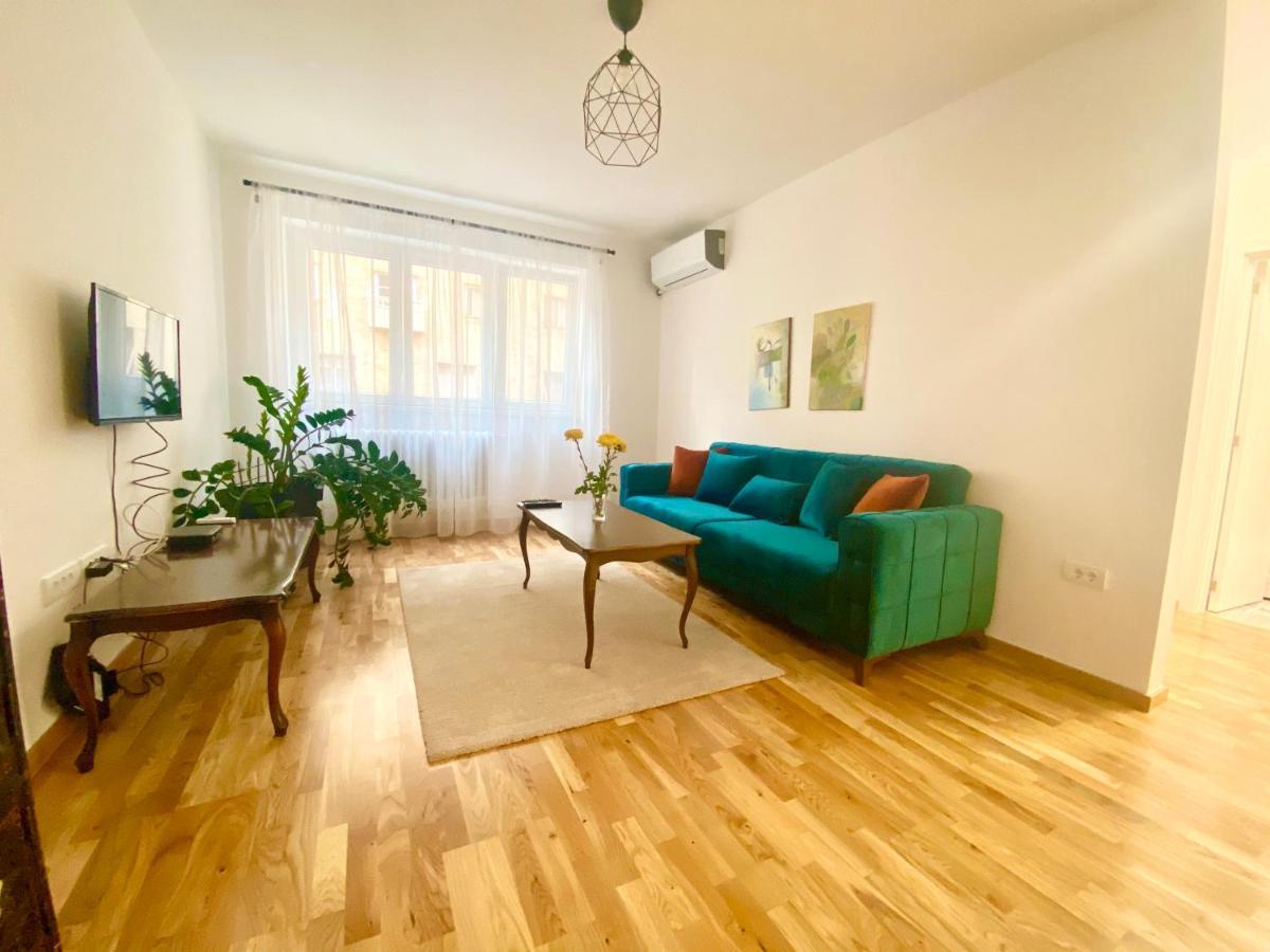 Uptown Girl Apartment Beograd Ngoại thất bức ảnh